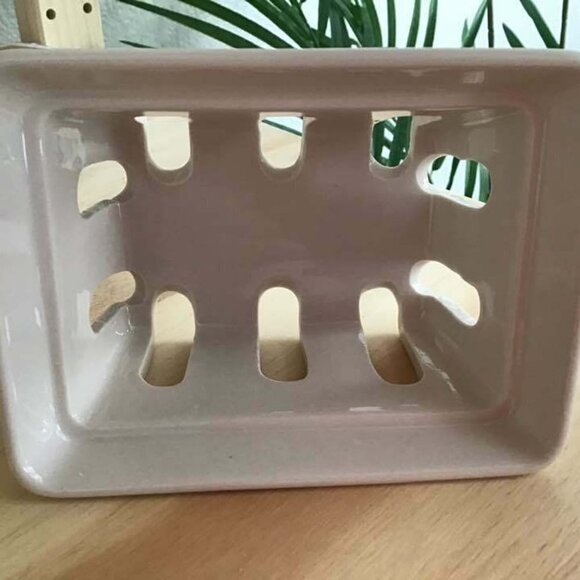 Beekman 1802 Ceramic Soap Dish for 3.5 oz. palm size bars / Brand New - Picture 4 of 8